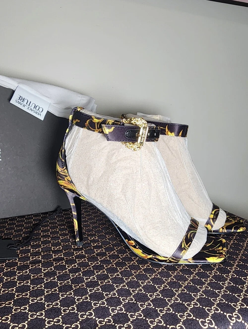 AUTHENTIC Versace Jeans Couture Baroque Heels | Size 6 | Brand New | Dust Bag - Picture 6 of 16
